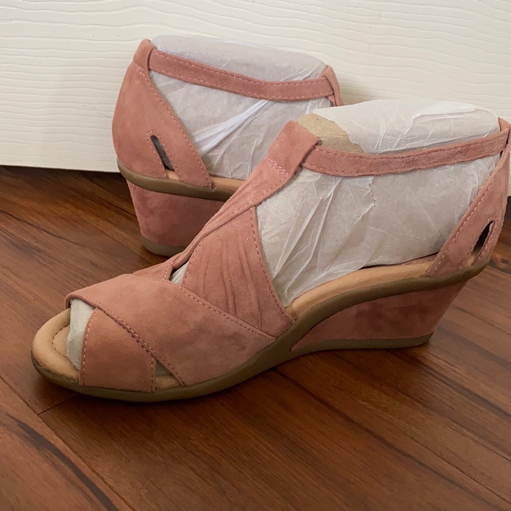 New Pink Suede open toe sandal 1.5 inch wedge